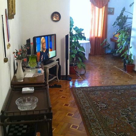 Homestay On Akademika Sakharova Suhumi Exterior foto