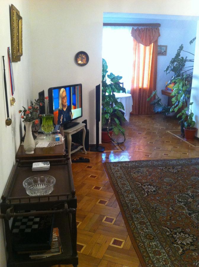 Homestay On Akademika Sakharova Suhumi Exterior foto